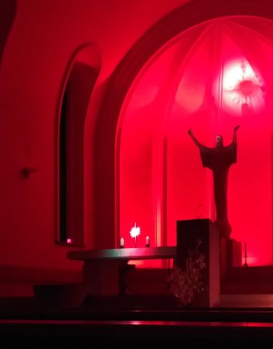 St. Johannes Nepomuk beim Red Wednesday