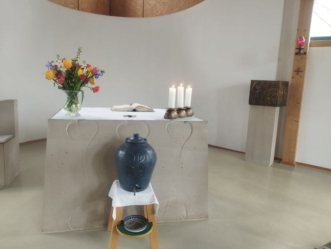 Altarraum der Kirche Maria, Hilfe der Christen