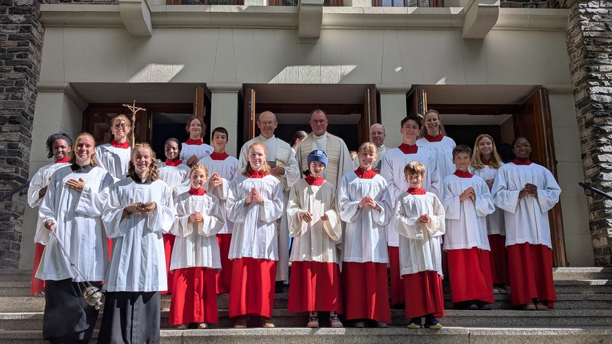 Gruppenbild Ministranten, Ministrantinnen und Zelebranten 