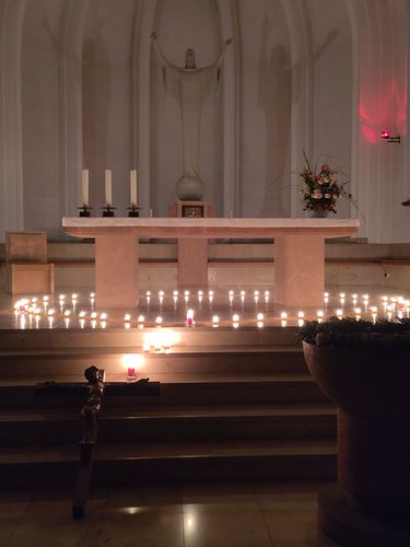 Kerzen in der Kirche