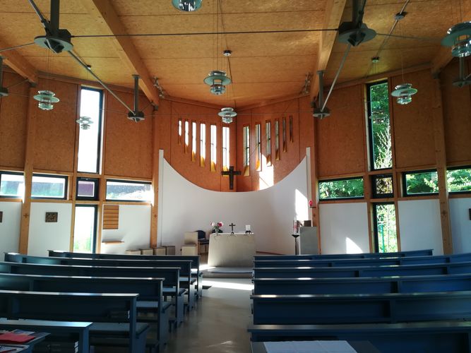 Innenraum Kirche Maria, Hilfe der Christen