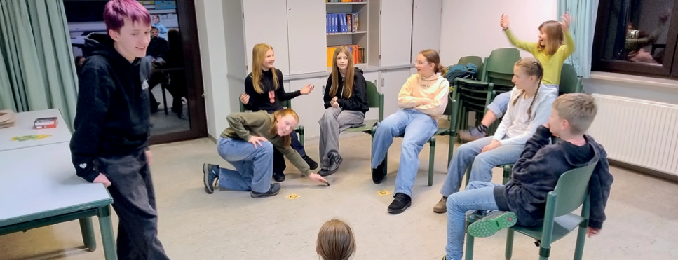 Eine Gruppe Jugendlicher im Austausch