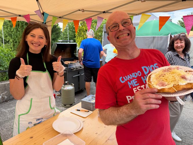 Langos zum Straßenfest bei Koinonia Johannes der Täufer