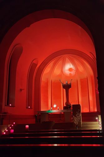 Der Innenraum der Propstei am Red Wednesday