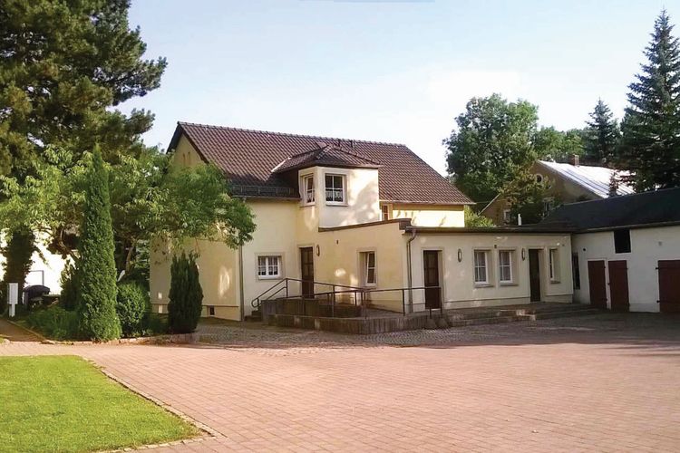 Außenansicht Jugendhaus Lebenszeichen
