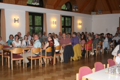 10-vollerSaal